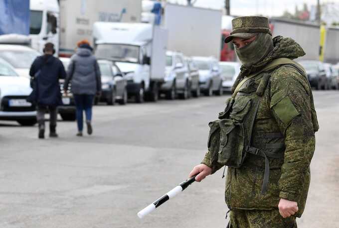 В Госдуму внесли поправки о задержании за нарушение при военном положении