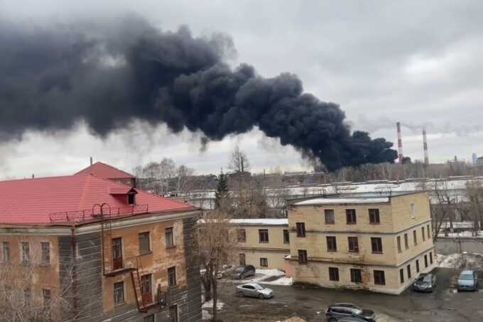 В Екатеринбурге люди эвакуируются из горящей больницы